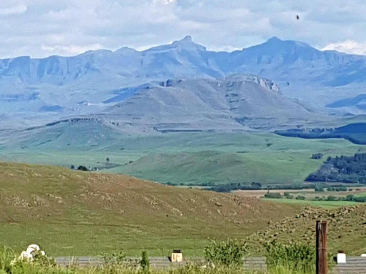 Cicada Self Catering Cottage Underberg Bagian luar foto